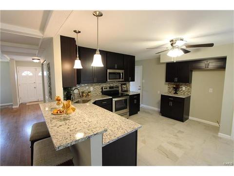 402 Lennox Dr, Ballwin, MO 63011 photo 5