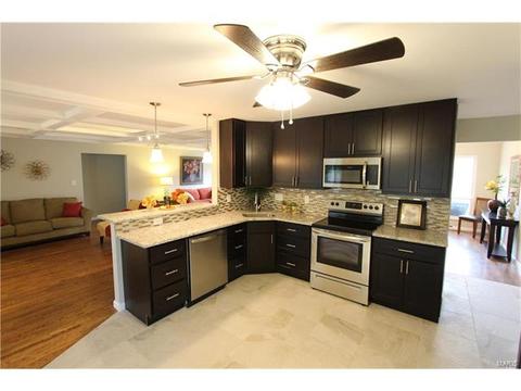402 Lennox Dr, Ballwin, MO 63011 photo 7
