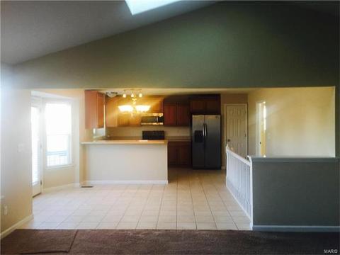 1129 Warm Winds Dr, O'fallon, MO 63366 photo 3