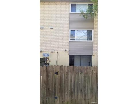 845 Lilybud, Ballwin, MO 63011 photo 2