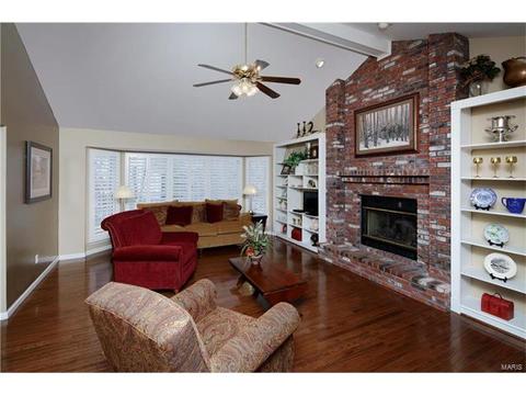 1307 Brighton Crest Dr, O'fallon, MO 63366 photo 3