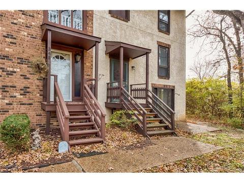 346 Carmel Woods Dr, Ellisville, MO 63021 photo 2