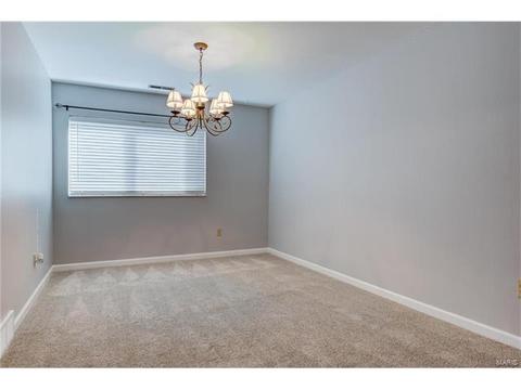 346 Carmel Woods Dr, Ellisville, MO 63021 photo 4