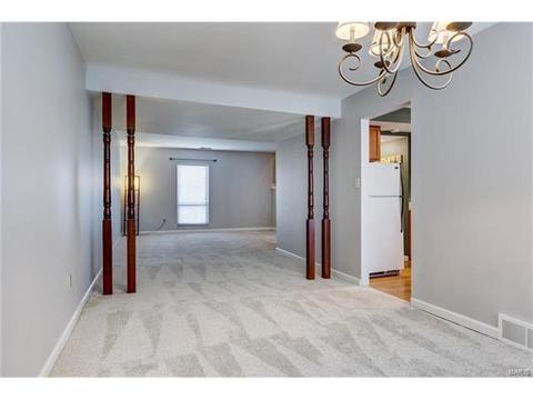 346 Carmel Woods Dr, Ellisville, MO 63021 photo 5