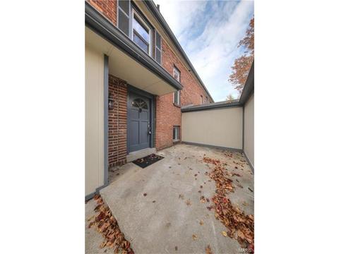 979 Conestoga Dr, Manchester, MO 63021 photo 2
