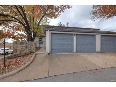 979 Conestoga Dr, Manchester, MO 63021 photo 1