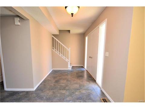 124 Tara Ridge Ct, Ballwin, MO 63021 photo 2