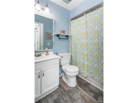 215 Valleyoak Ct, Ballwin, MO 63021 photo 11