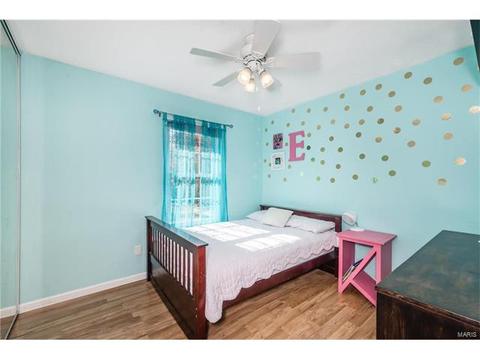 215 Valleyoak Ct, Ballwin, MO 63021 photo 9