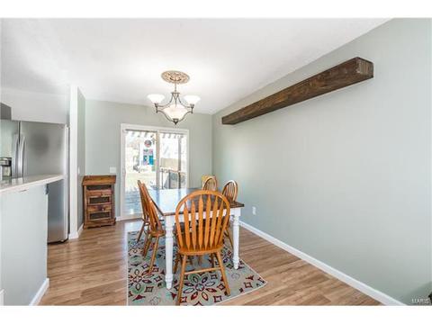 215 Valleyoak Ct, Ballwin, MO 63021 photo 5