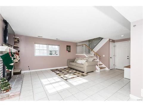 215 Valleyoak Ct, Ballwin, MO 63021 photo 17