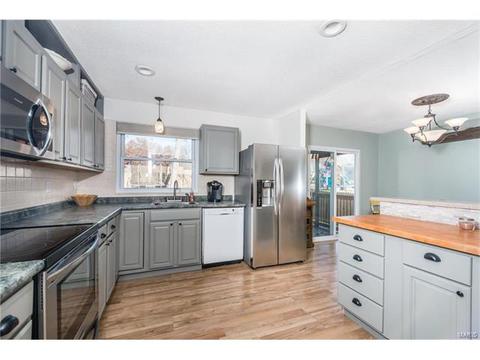215 Valleyoak Ct, Ballwin, MO 63021 photo 7