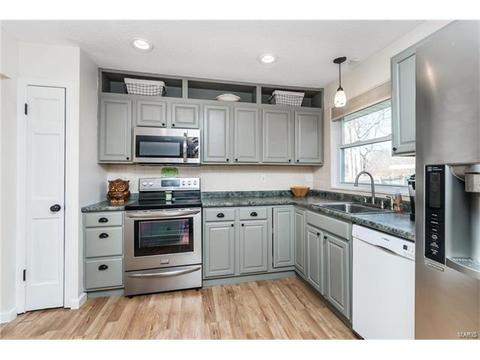 215 Valleyoak Ct, Ballwin, MO 63021 photo 8