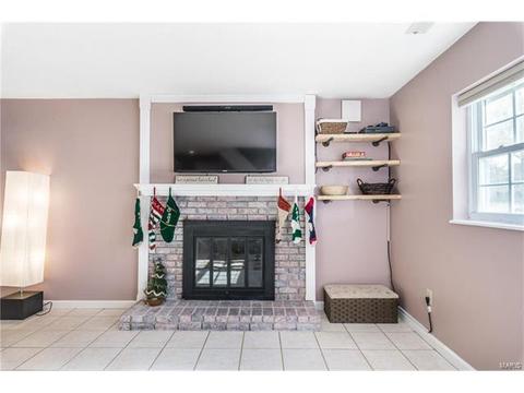 215 Valleyoak Ct, Ballwin, MO 63021 photo 16