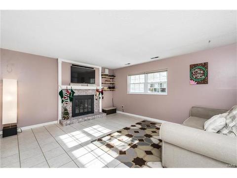 215 Valleyoak Ct, Ballwin, MO 63021 photo 15