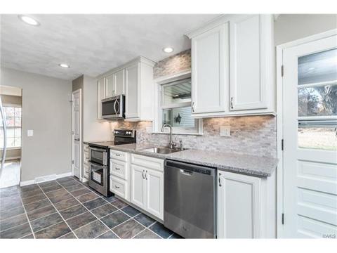 105 Windcliffe, Ballwin, MO 63021 photo 4
