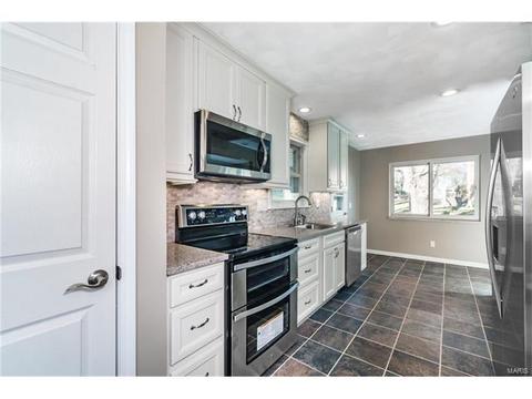 105 Windcliffe, Ballwin, MO 63021 photo 5