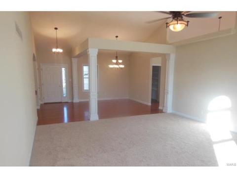 604 Sterling Terrace Dr, Saint Charles, MO 63301 photo 4