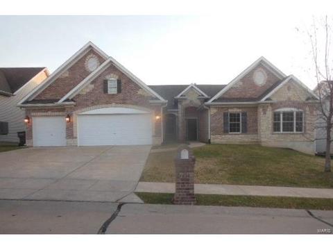 604 Sterling Terrace Dr, Saint Charles, MO 63301 photo 1