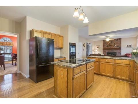422 Arbor Glen Dr, Ballwin, MO 63021 photo 11