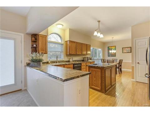 422 Arbor Glen Dr, Ballwin, MO 63021 photo 8