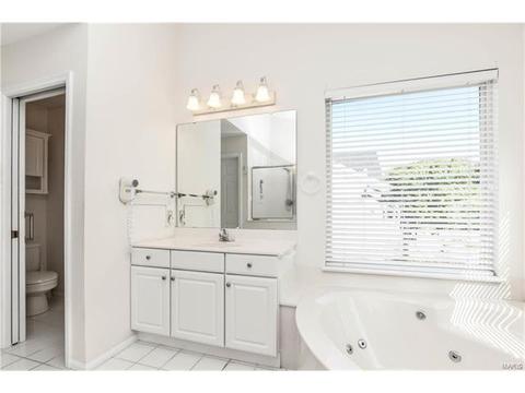 5555 Hennsley Cir, Weldon Spring, MO 63304 photo 25