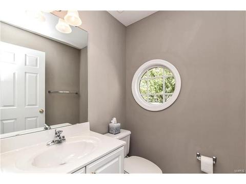 5555 Hennsley Cir, Weldon Spring, MO 63304 photo 16