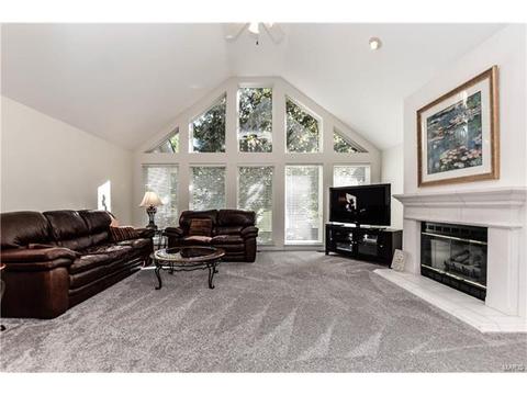 5555 Hennsley Cir, Weldon Spring, MO 63304 photo 18