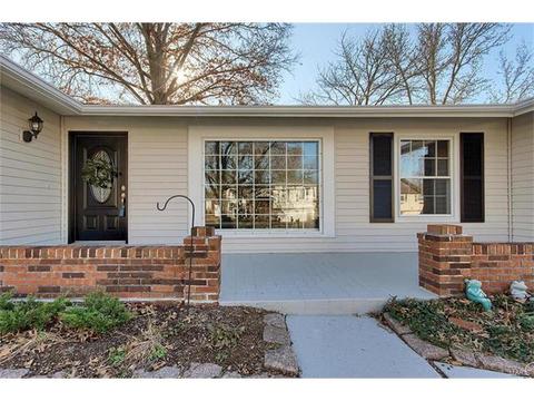 328 Sorrento, Ballwin, MO 63021 photo 3