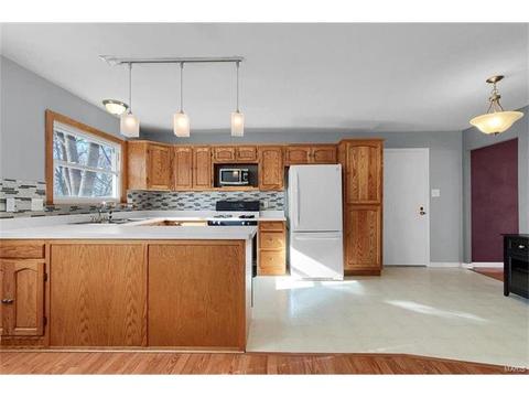 328 Sorrento, Ballwin, MO 63021 photo 9