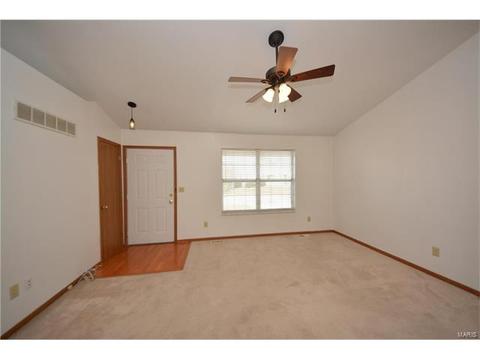 52 Mallard Pointe Dr, O'fallon, MO 63368 photo 2