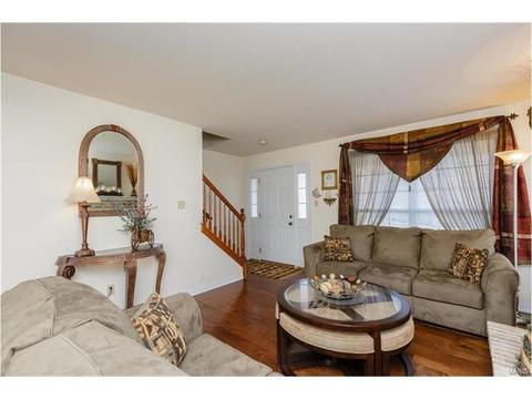 414 Dovedale Dr, O'fallon, MO 63366 photo 4
