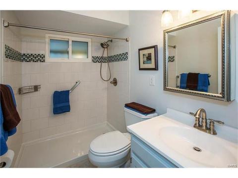 220 Chamberlin Dr, Ballwin, MO 63021 photo 9