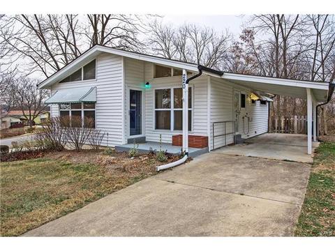 220 Chamberlin Dr, Ballwin, MO 63021 photo 1