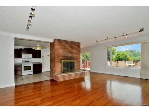 19 Lochhaven Ln, Ballwin, MO 63021 photo 5