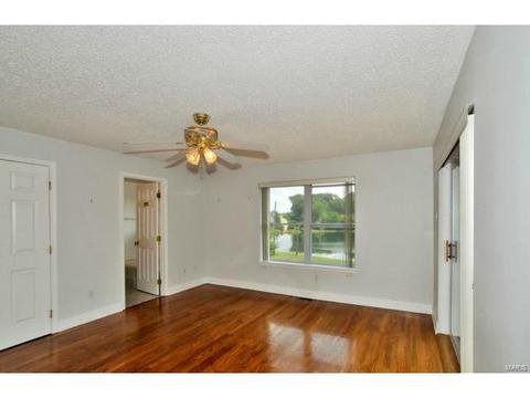 19 Lochhaven Ln, Ballwin, MO 63021 photo 9