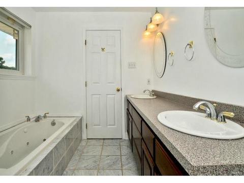 19 Lochhaven Ln, Ballwin, MO 63021 photo 10