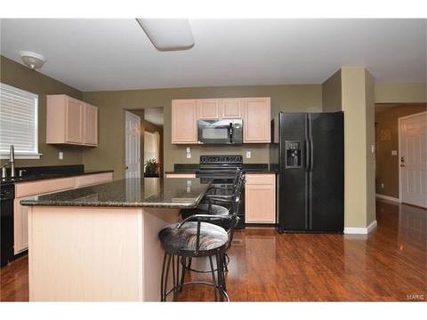600 Midland Dr, O'fallon, MO 63366 photo 8
