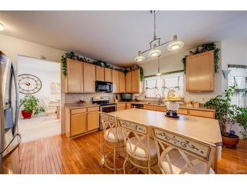 915 Midpoint Dr, O'fallon, MO 63366 photo 10