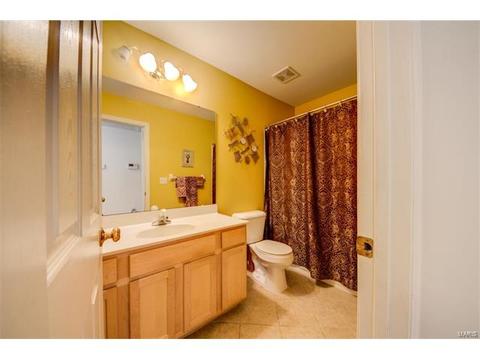 915 Midpoint Dr, O'fallon, MO 63366 photo 31