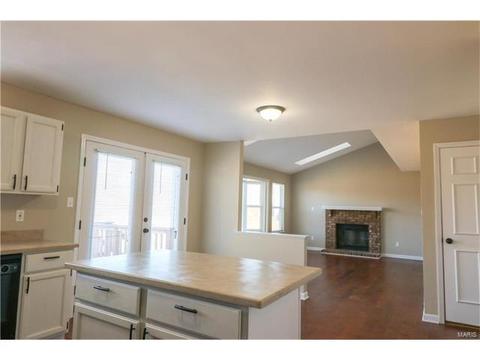 1235 Saddlemaker Ct, Saint Charles, MO 63304 photo 5
