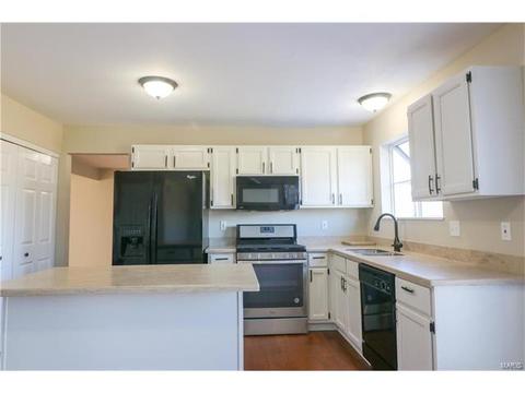 1235 Saddlemaker Ct, Saint Charles, MO 63304 photo 4