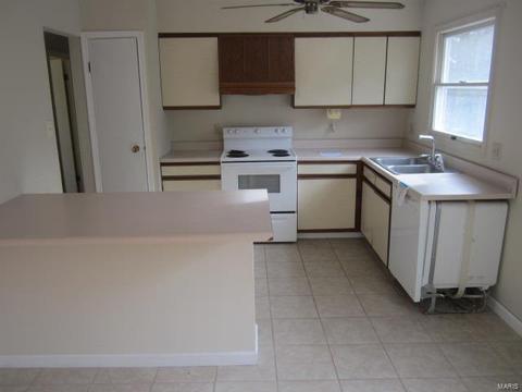 108 Forest Hills Dr, Eureka, MO 63025 photo 2