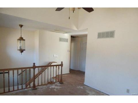 702 Eastbrook Ln, O'fallon, MO 63366 photo 4
