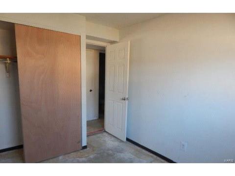 702 Eastbrook Ln, O'fallon, MO 63366 photo 9