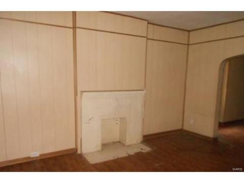 3823 S Compton Ave, Saint Louis, MO 63118 photo 7