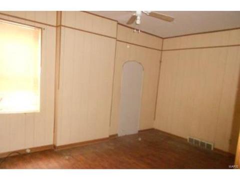 3823 S Compton Ave, Saint Louis, MO 63118 photo 5