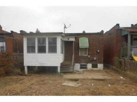 3823 S Compton Ave, Saint Louis, MO 63118 photo 2