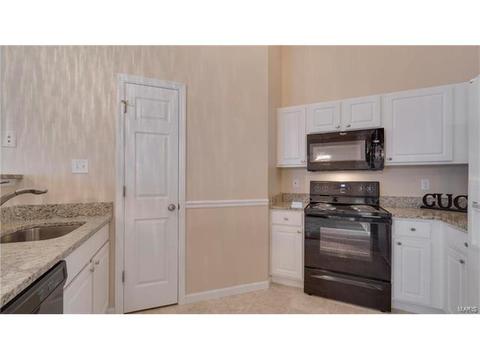 1609 Forest Springs Ln #D, Ballwin, MO 63021 photo 8