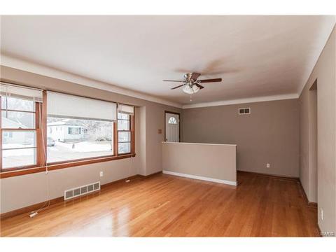 603 Ballman Ave, Saint Louis, MO 63135 photo 4